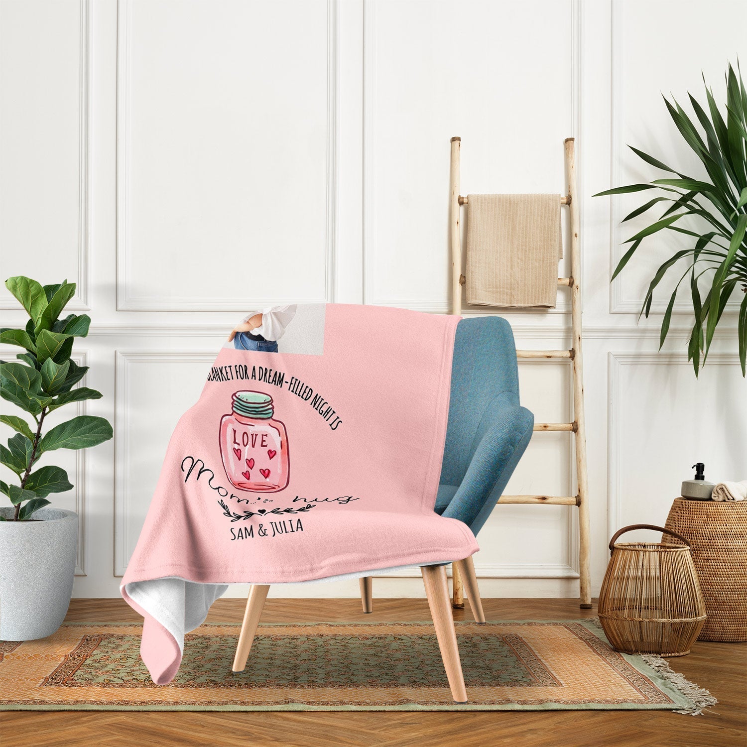 Mom's Hug - Personalized Mother's Day, Birthday, Valentine's Day or Christmas gift For Mom - Custom Blanket - Elizabethfashions