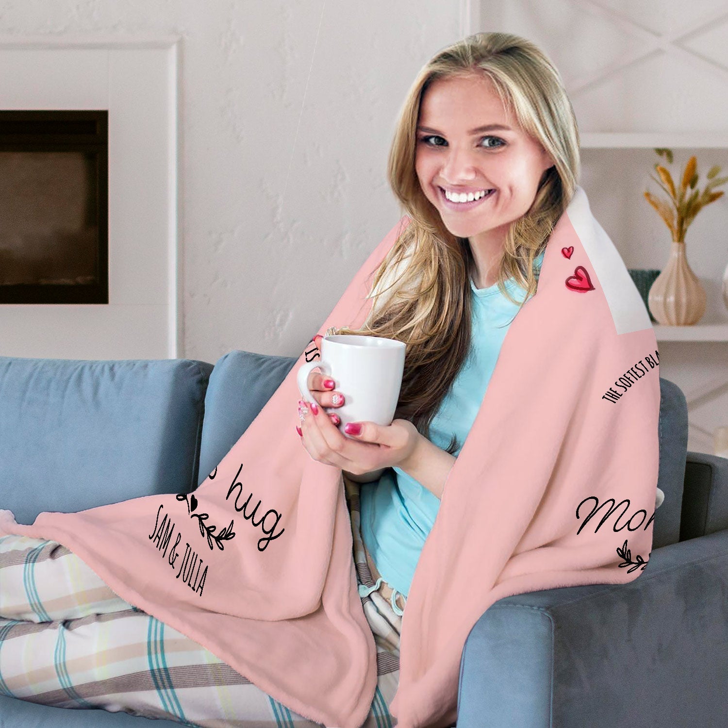 Mom's Hug - Personalized Mother's Day, Birthday, Valentine's Day or Christmas gift For Mom - Custom Blanket - Elizabethfashions