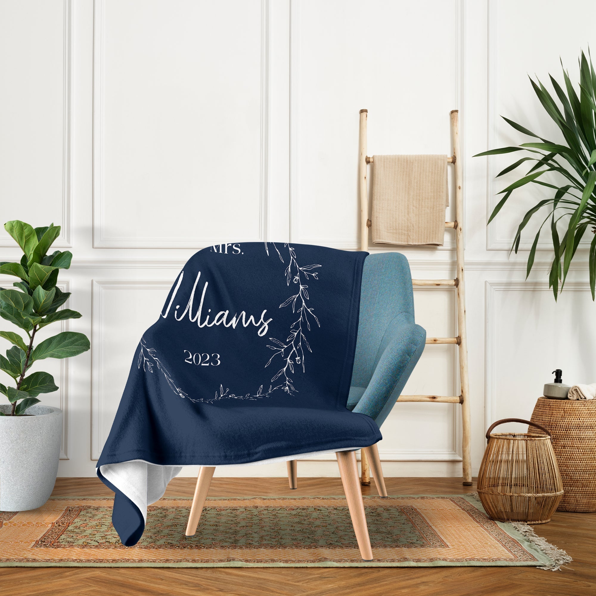 Mr. & Mrs. - Personalized Anniversary or Valentine's Day gift for Husband or Wife - Custom Blanket - Elizabethfashions