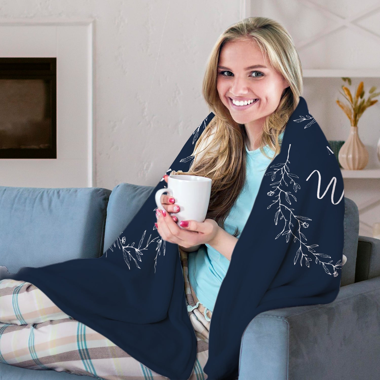 Mr. & Mrs. - Personalized Anniversary or Valentine's Day gift for Husband or Wife - Custom Blanket - Elizabethfashions