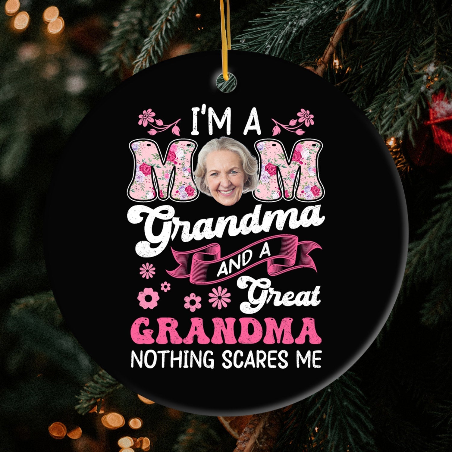 I'm A Mom, Grandma And A Great Grandma - Personalized Mother's Day, Birthday or Christmas gift For Great Grandma - Custom Circle Ceramic Ornament - Elizabeth Fashions