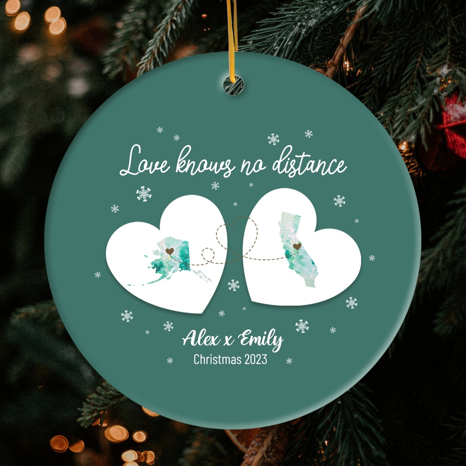 Love Knows No Distance Heart Shaped - Personalized Christmas gift For Couple, For Family, For Friends - Custom Circle Ceramic Ornament - Elizabeth Fashions