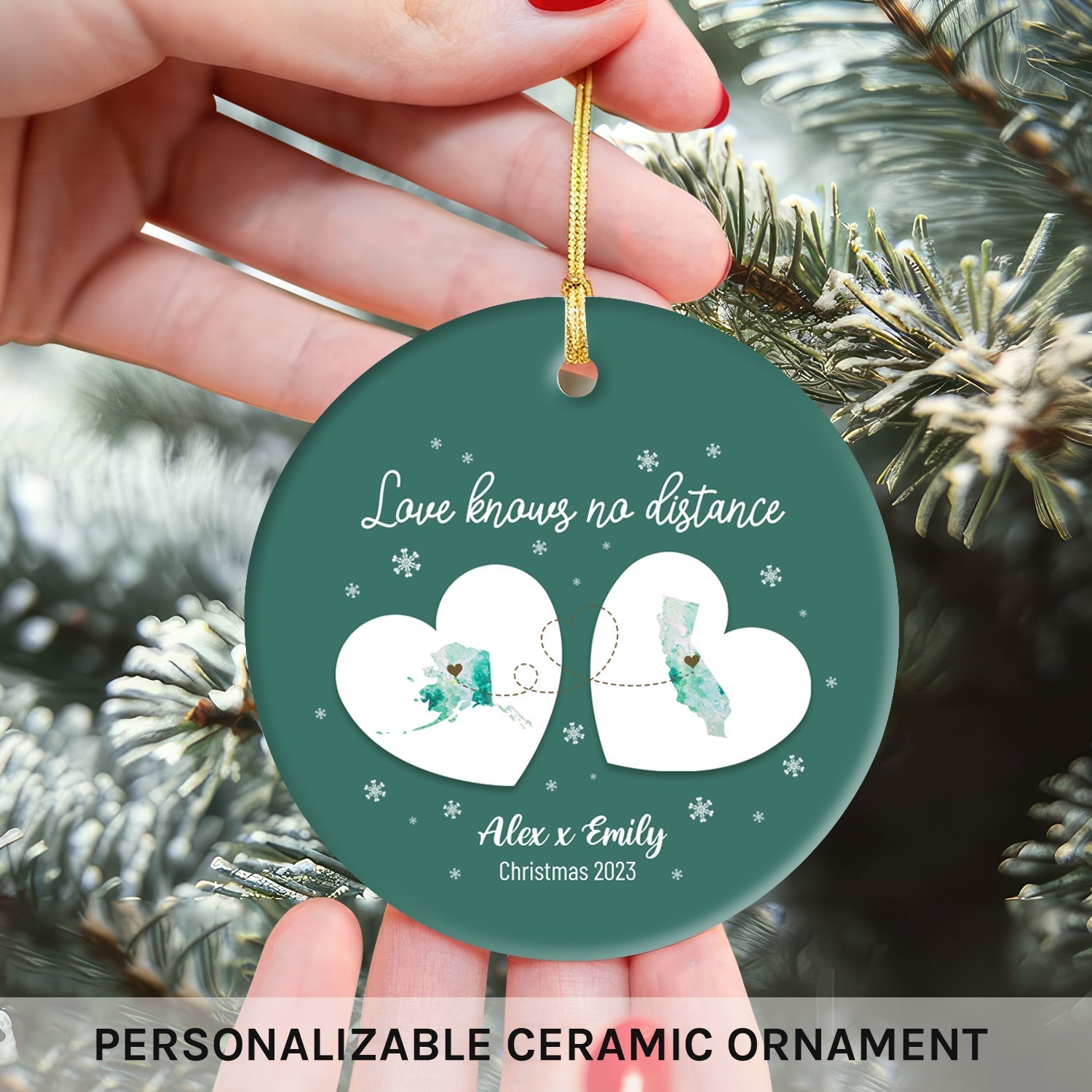 Love Knows No Distance Heart Shaped - Personalized Christmas gift For Couple, For Family, For Friends - Custom Circle Ceramic Ornament - Elizabeth Fashions