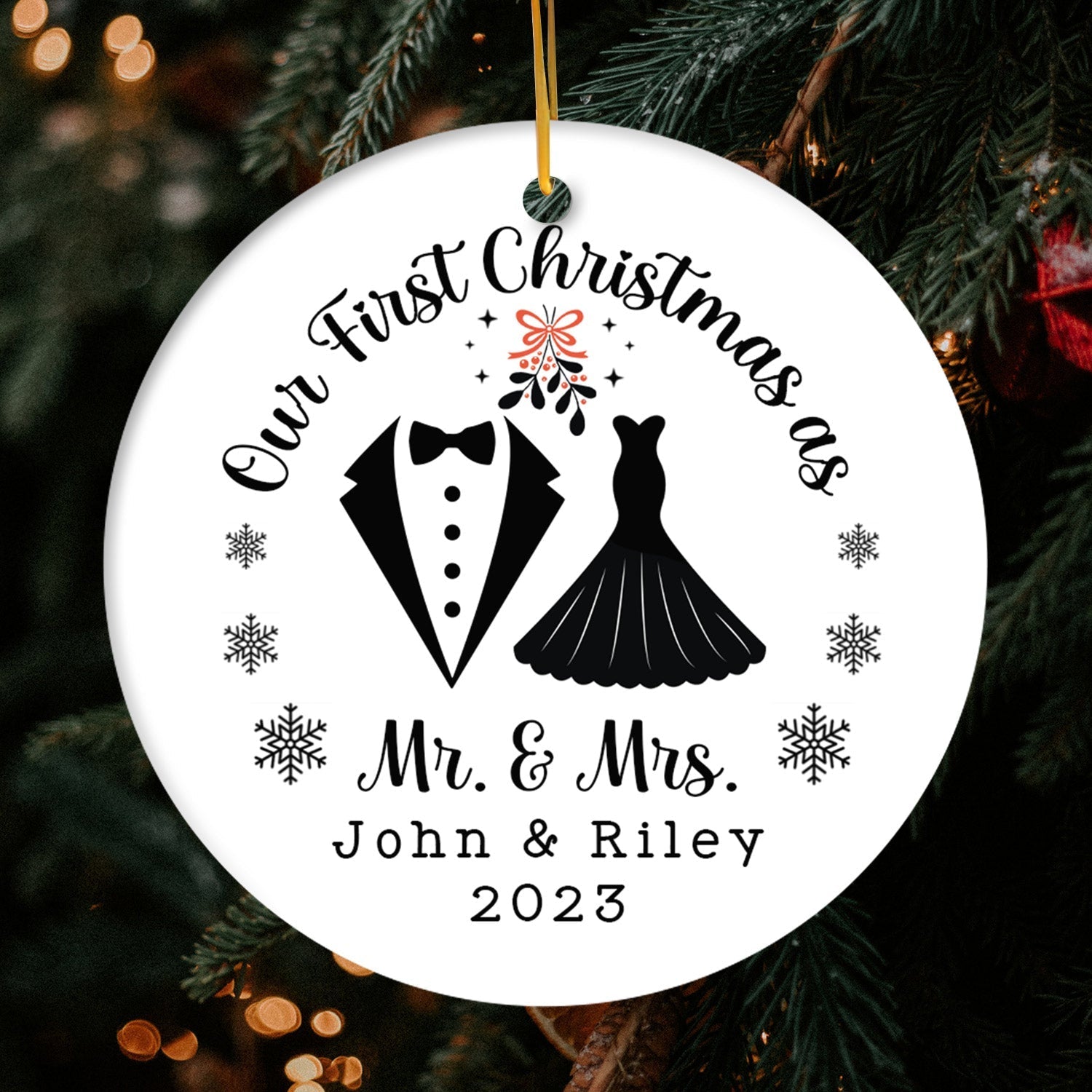 Our First Christmas as Mr. & Mrs. - Personalized First Christmas gift For Husband or Wife - Custom Circle Ceramic Ornament - Elizabeth Fashions