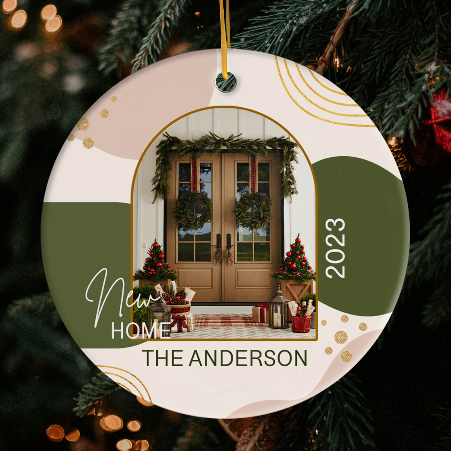 New Home - Personalized First Christmas gift For Family - Custom Circle Ceramic Ornament - Elizabeth Fashions